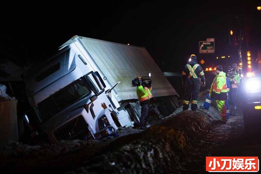 探索频道危险公路事故救援行动纪录片《穿越地狱公路 Highway Thru Hell》第3季全13集 英语中英双字 官方纯净版 1080//MKV/30.8G插图